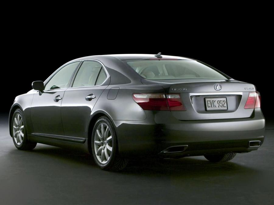  Lexus LS460 2006 года  (фото 164 из 200)
